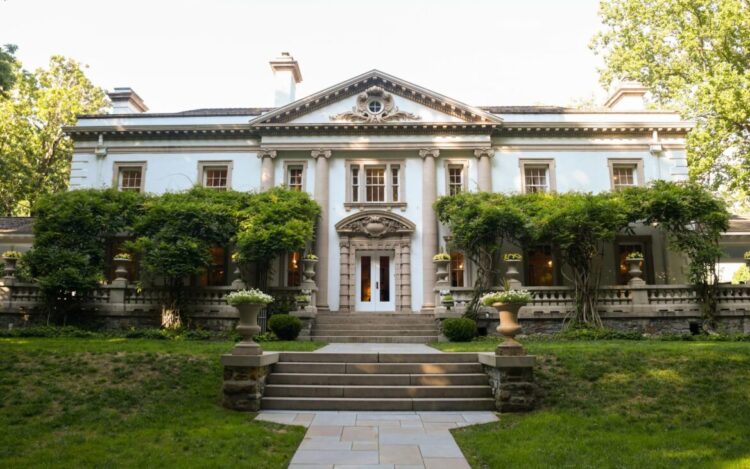 Liriodendron Mansion